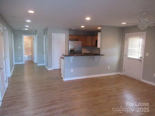 Photo - 2010 Glen Manor Ct