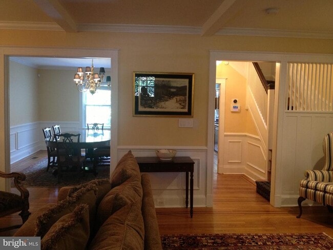 Building Photo - 214 E University Pkwy