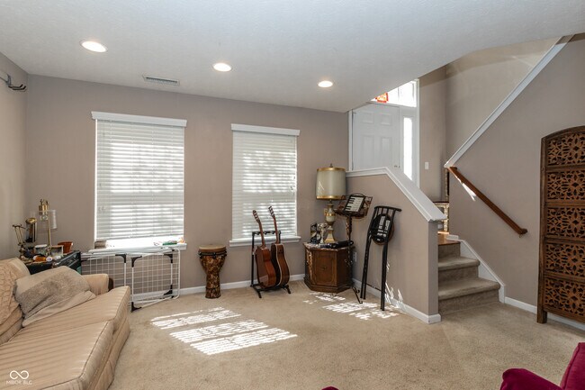 Photo - 420 Beverly Ct