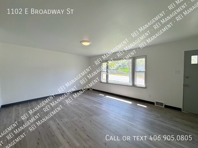 Photo - 1102 E Broadway St