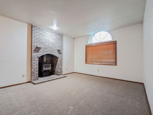 Photo - **Move-In Special** Beautiful 3 bed, 2.5 bath Rambler w/ New Carpet Throughout!