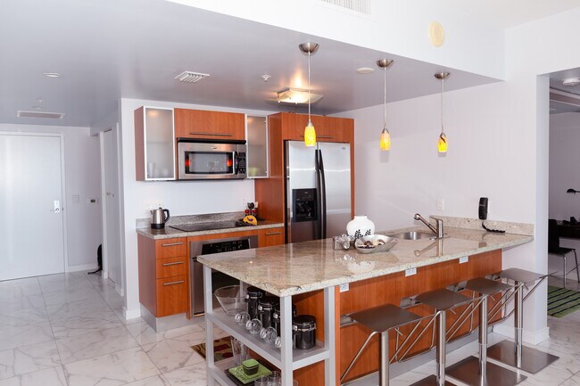 Fully Equipeed Kitchen with Pots and Pans - 185 SW 7th St Unit 3904