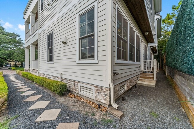 Photo - 426 Marshall St