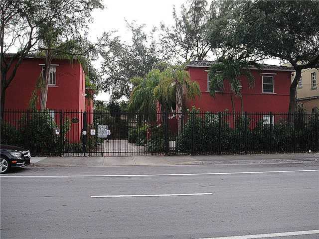 Front of Building - 540 NE 62nd St Apartments Unit 4