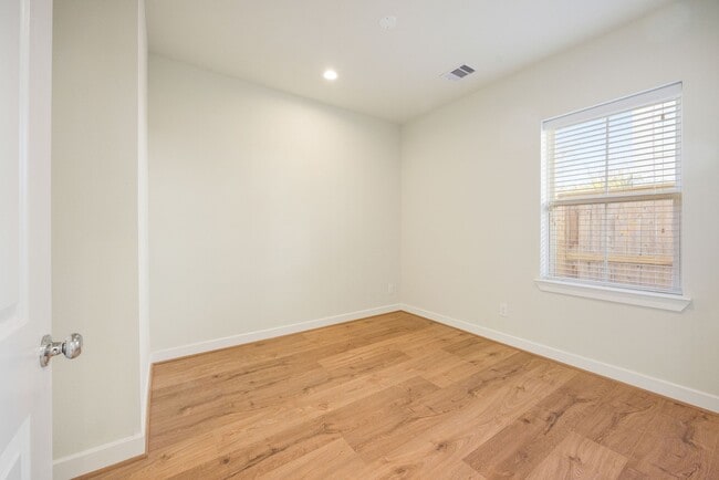 Photo - 6302 Chelsea Falls Ln