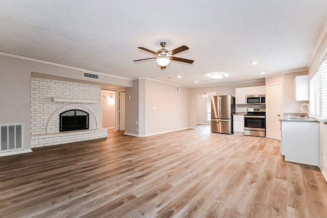 Photo - 8902 Miami Dr