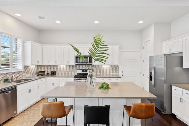 Photo - 1506 Arcilla St
