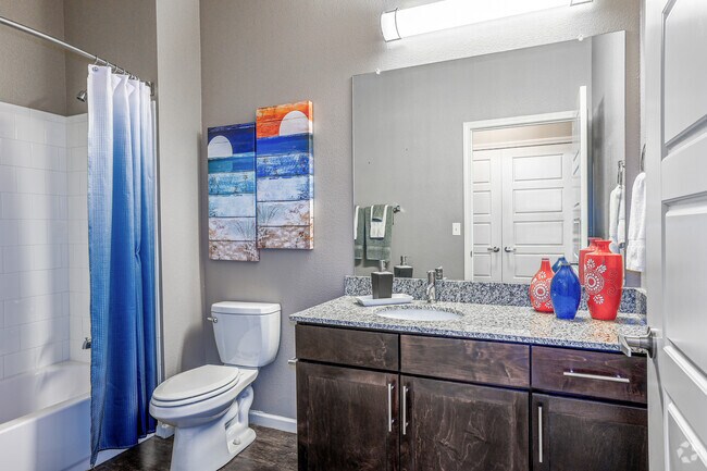 1BR, 1BA - 733SF - Bathroom