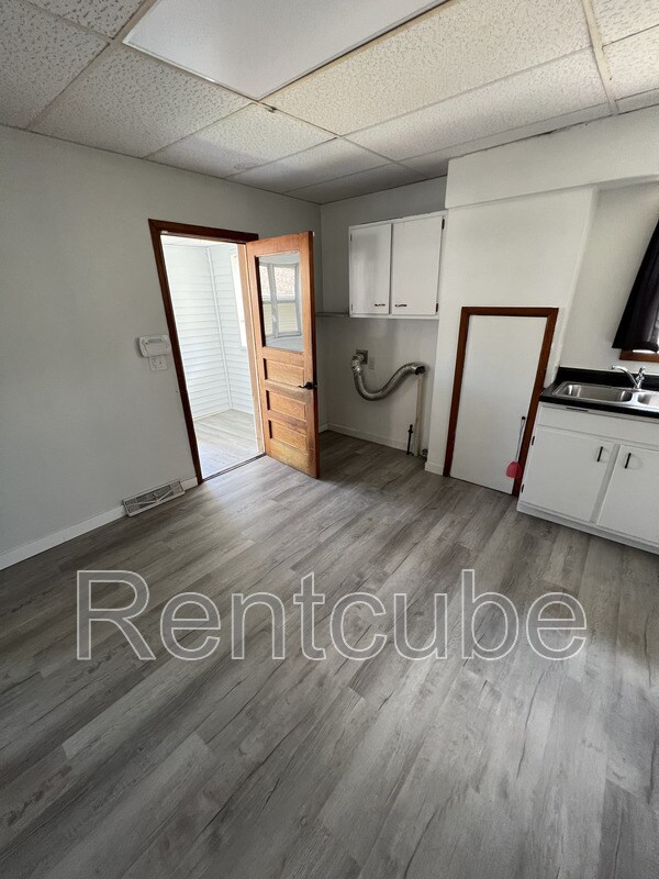 Photo - 1704 Rhomberg Ave