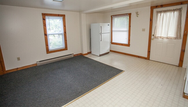 Photo - 547 Layman Ave Unit Apt. 4