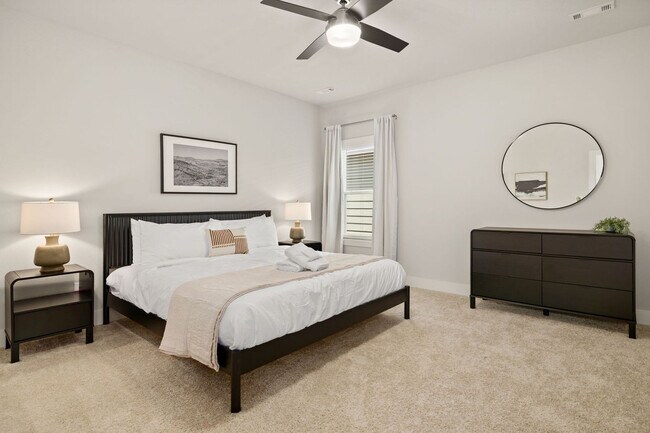 Photo - 913 NE Hts Ln Unit ID1257064P