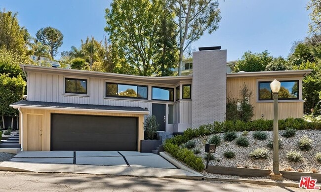 Photo - 3141 Lake Hollywood Dr