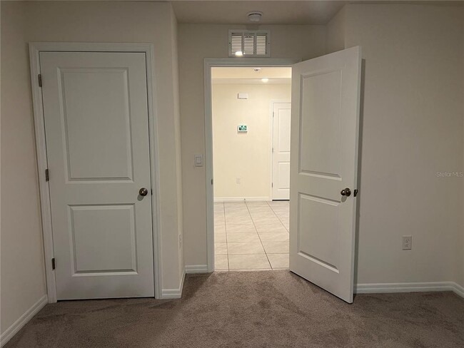 Building Photo - 5070 SW 88th St Rental