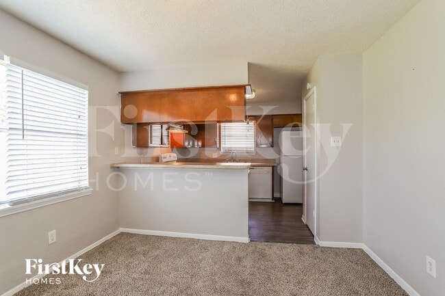 Photo - 13285 Lake Breeze Ln