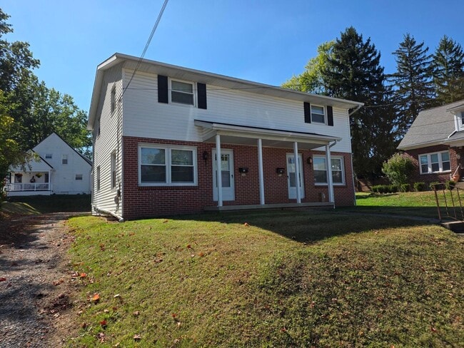 Building Photo - 711-713 Fairbanks St Unit 711