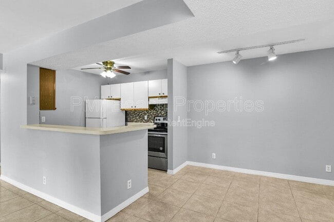 Photo - 3995 W McNab Rd Unidad 205b
