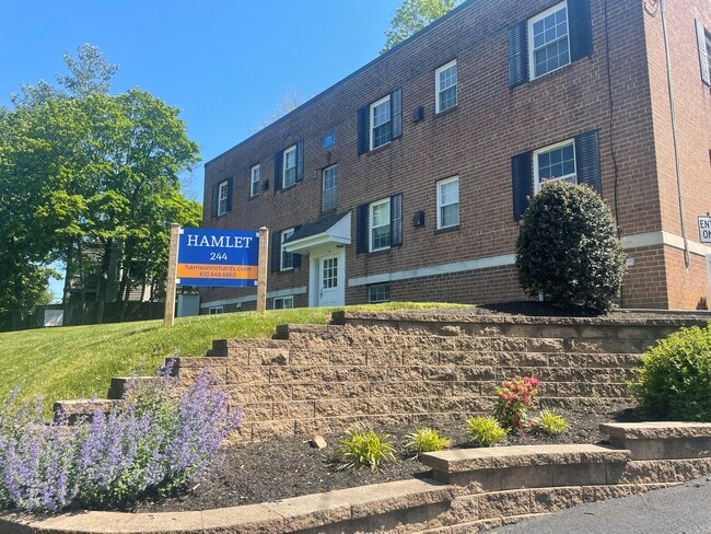 Building Exterior - The Hamlet Apartments