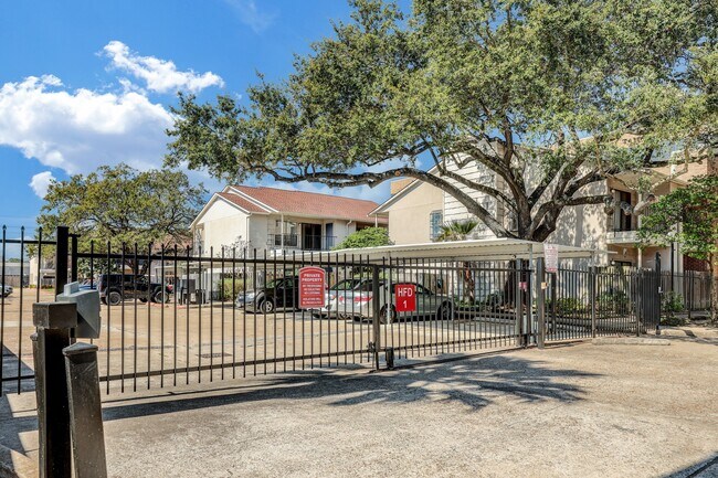 Photo - 1818 Augusta Dr Unit 33