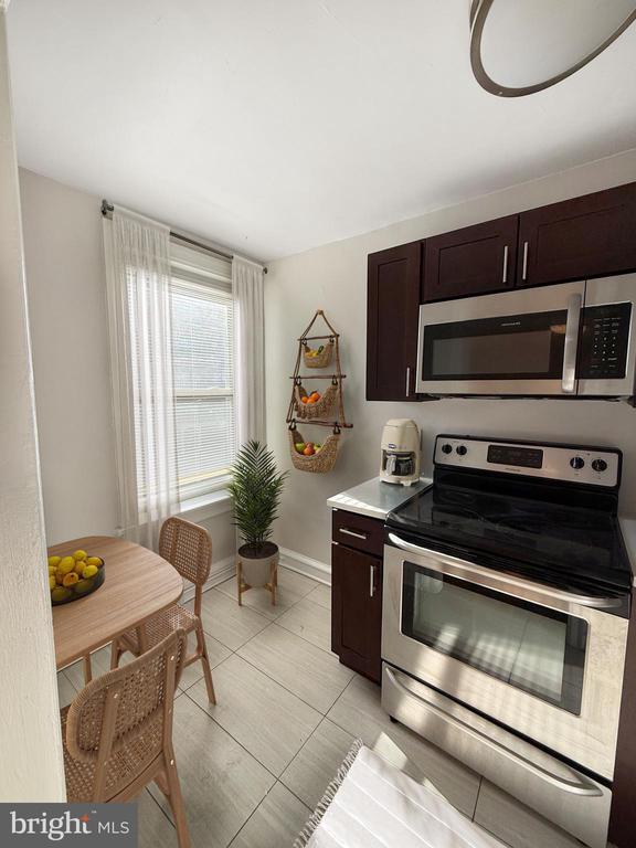 Building Photo - 4605 Chester Ave Unit STUDIO