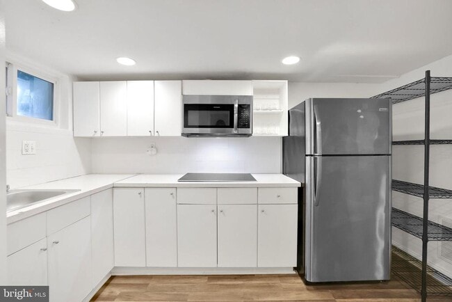 Building Photo - 3920 New Hampshire Ave NW Rental