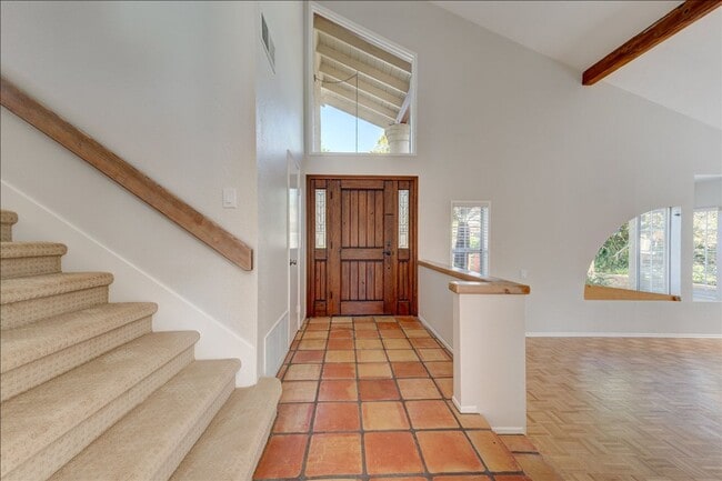 Photo - 407 Village Center Dr