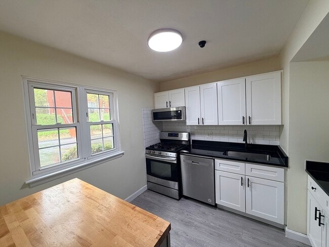 Photo - 280 Elm St