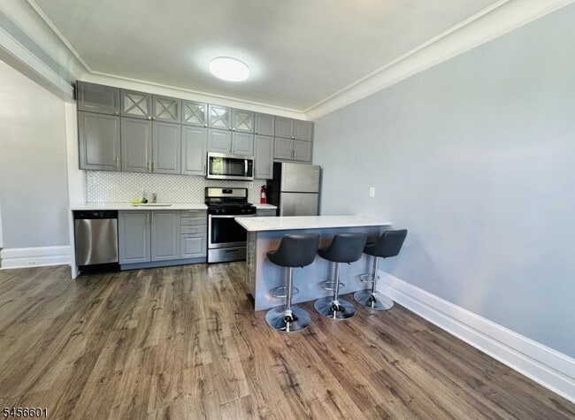 16 Forest St
