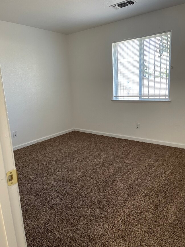 819 K St Unidad 103