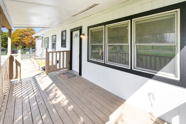 Photo - Cute and Cozy 3 Bed 1 Bath Home