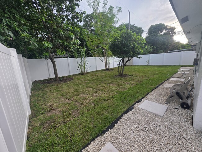 Photo - 320 Sterling Ave