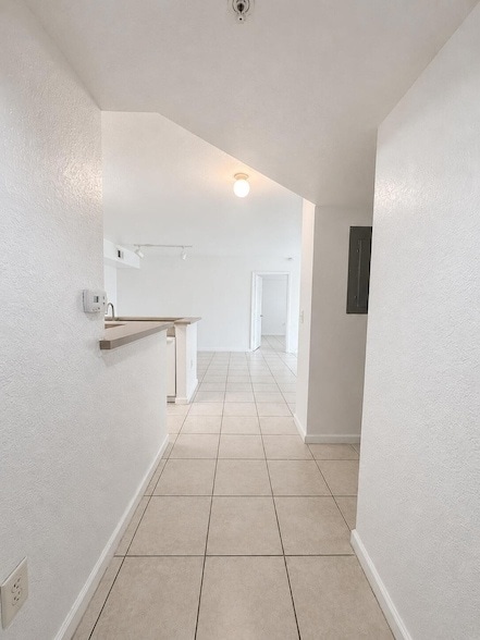 Photo - 121 SW Palm Dr Unit 104