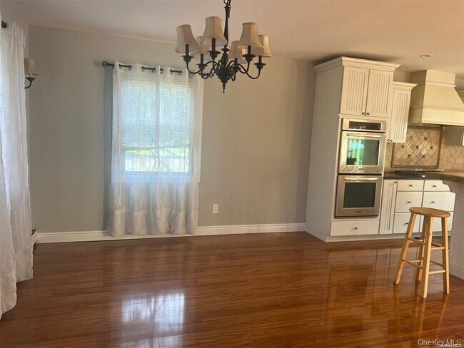 Photo - 3 Thornridge Ln