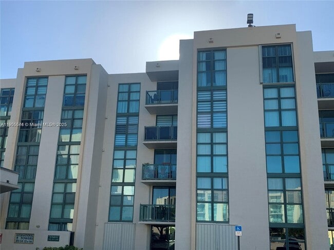 Building Photo - 2055 SW 122nd Ave Unit 401