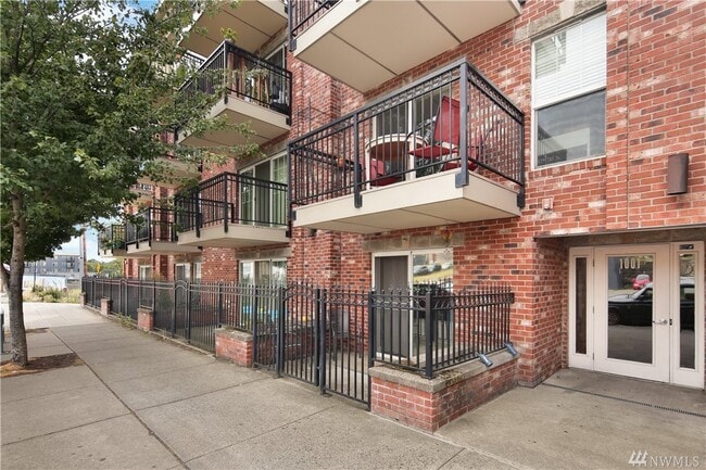 Building Photo - 1001 N State St Unit 107