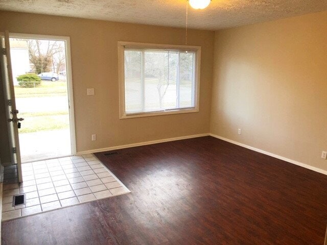 EAST - RECENTLY UPDATED 4 BEDROOM / 2 BATH HOME AVAILABLE NOW!