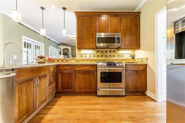 Photo - 2242 Lenox Walk NE