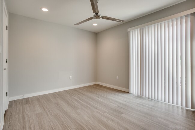 Photo - 3328 Cedarplaza Ln Unit 113