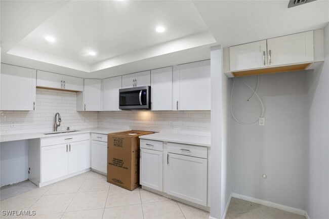 Building Photo - 5954 Pelican Bay Blvd Unit 222 Rental