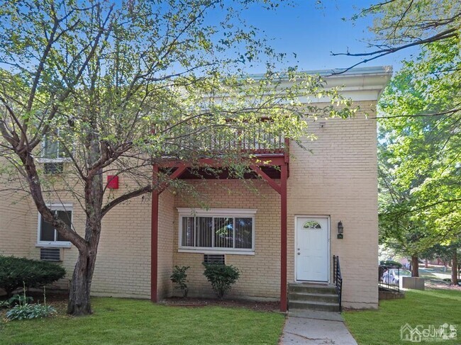Building Photo - 21 Lake Ave Rental
