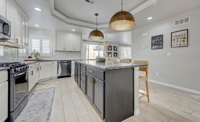 Photo - 5 Bed Home with luxury finishes in The Gle...