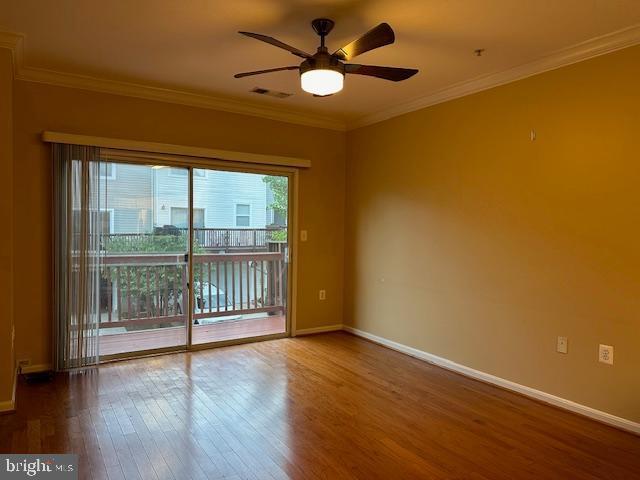 Photo - 21759 Dragons Green Square