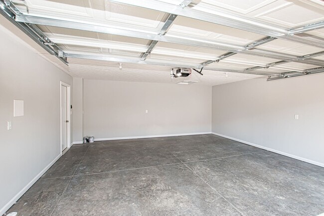 Photo - 500 Eagle Pointe Dr