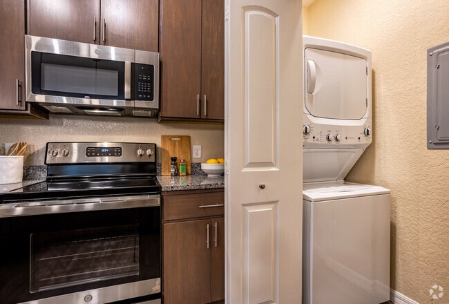 1HAB, 1BA - 884SF - Reef Plano de piso - The Residences at Creighton Waterway