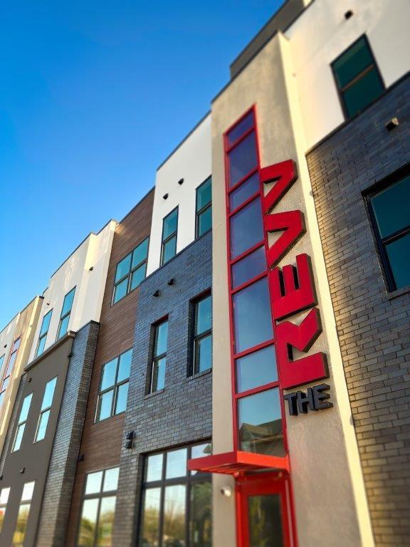 Photo - 222 McCullough St