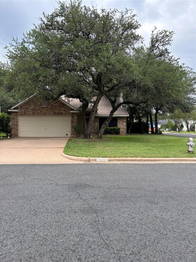 Building Photo - 4500 Abelia Dr