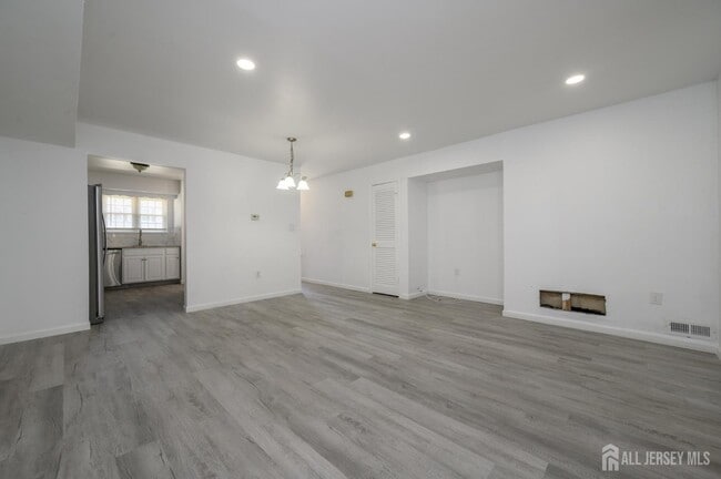 Photo - 805 Darlington Dr