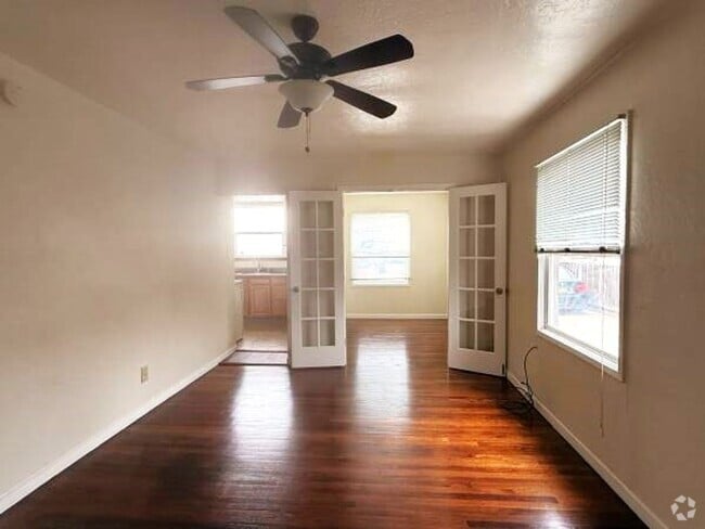 Building Photo - 2Bed - Sunny apartment right at El Cerrito... Unit 5817