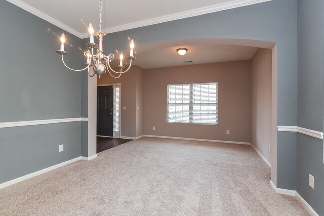 Photo - 929 Walking Stick Trail NE