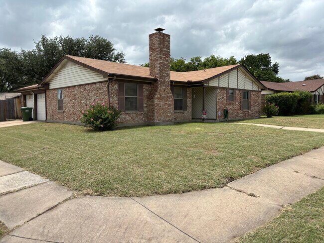 Building Photo - 6217 Skylark Ln