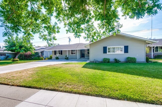 Photo - 1534 Crespi Dr